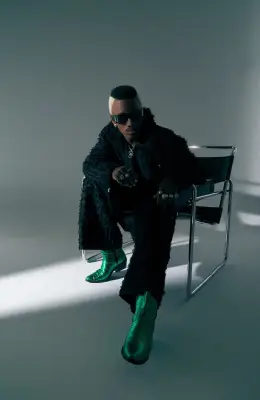 Junior Zamora explora la bachata en su nuevo sencillo 'Me va bien'
