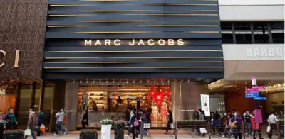 LVMH vende Marc Jacobs a WHP Global y G-III por cerca de 1.000 millones de dólares
