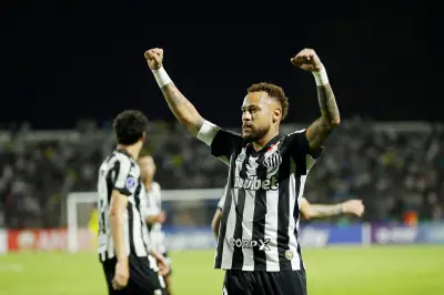 Neymar y Robinho Jr. hacen las paces tras altercado en entrenamiento del Santos