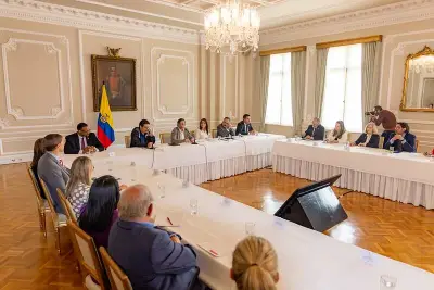 Petro cita a observadores y CNE por software electoral y seguridad