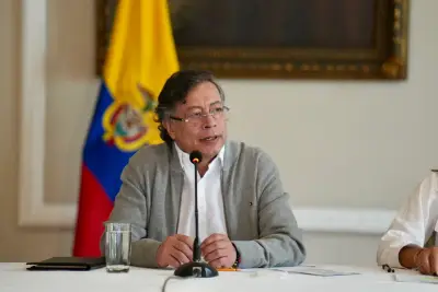 Petro ordena salida de funcionario de Cancillería por caso González