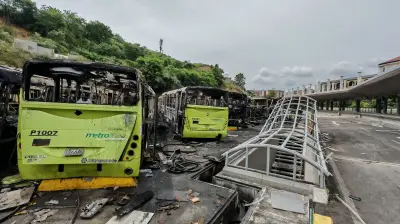 Portal Girón de Metrolínea: ruinas, incendios y abandono total
