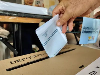 Radican proyecto para derogar la Ley de Encuestas a días de primera vuelta