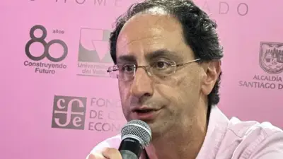 Restrepo defiende a De la Espriella por polémicas con periodistas