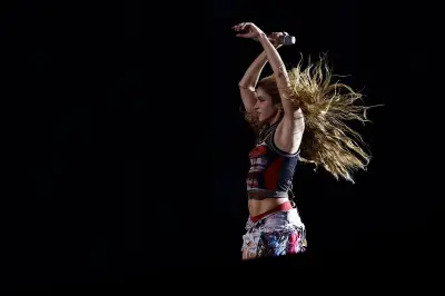 Shakira reúne a millones en concierto gratuito en Copacabana
