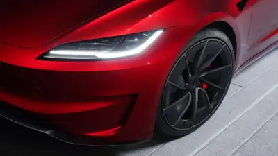 Tesla retira 218.000 vehículos en EE.UU. por falla en cámara de reversa