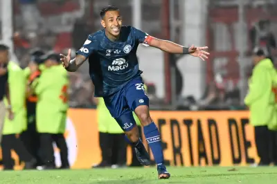 Triplete de Álex Arce y gol de Villa clasifican a Independiente Rivadavia