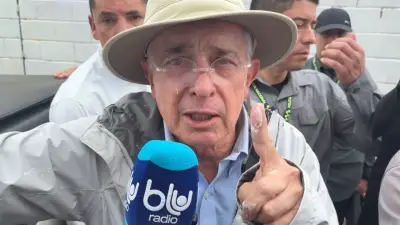 Uribe acusa a Iván Cepeda de provocar violencia con mural en su casa