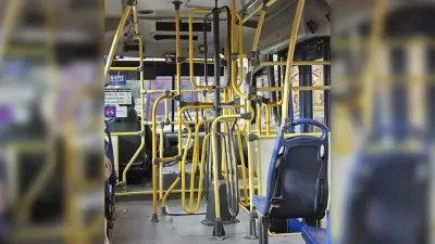 VIDEO: Mujer y su bebé quedan atrapados en torniquete 'anticolados' del SITP en Bogotá