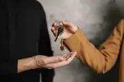 Arriendos de bienes propios: ¿pertenecen al cónyuge o a la sociedad conyugal?