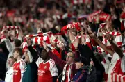 Arsenal vence al Burnley y queda a un paso del título de la Premier