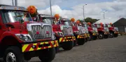 Bogotá entrega siete máquinas extintoras a Bomberos tras cuatro años de espera