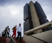 Brasil relanza programa de alivio de deuda para consumidores antes de elecciones