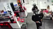 Capturan a dos asaltantes en supermercado D1 en Bogotá tras tiroteo