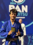 Carlos Sarmiento: oro en Brasil y Estados Unidos en Jiu-Jitsu