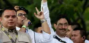 Cepeda culpa a privatización por crisis de salud y anuncia plan de choque