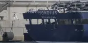 Crucero MV Hondius atraca en Róterdam para desinfección por hantavirus