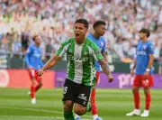 'Cucho' Hernández brilla con el Betis y lanza un mensaje a Néstor Lorenzo