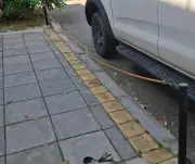 Denuncian peligro por cadena en andén en Bucaramanga