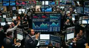 Dólar subió y petróleo cayó: así cerraron los mercados el 5 de mayo de 2026