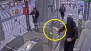 Encapuchados vandalizan estación de Transmilenio en Bogotá para evadir pago