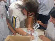 Estudiantes de colegio simulan elecciones presidenciales en San Gil