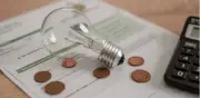Exposición a bolsa, falta de contratos y El Niño presionan tarifas de luz