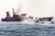 Irán lanza disparos de advertencia contra destructores de EE.UU. en el estrecho de Ormuz