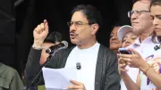 Iván Cepeda denuncia presiones de grupos armados en elecciones
