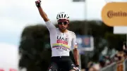 Jhonatan Narváez triunfa con tercera victoria de etapa en el Giro de Italia