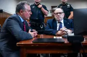 Juez declara nulo tercer juicio por acoso sexual a Harvey Weinstein
