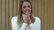 Laura Acuña llora al despedir a su amiga y revela traumas médicos