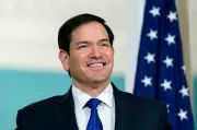 Marco Rubio se vuelve viral como DJ en boda familiar