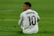 Mbappé sigue al margen y apunta al Clásico del Camp Nou
