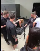 Messi desata caótica escena en GP de Miami al hacer tropezar a fanática