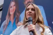Paloma Valencia denuncia hackeo de su celular en plena campaña presidencial