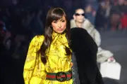 Paris Hilton y Cindy Crawford desfilan para Gucci en Times Square