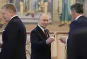 Putin se abre a negociar fin de guerra en Ucrania en tercer país