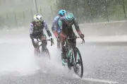 Revolcón en el Giro: fuga ganó y dejó a favoritos a más de 7 minutos