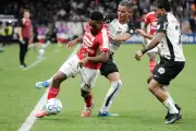 Santa Fe recibe a Corinthians en duelo clave de Copa Libertadores