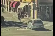 Terror en Italia: conductor atropella a peatones y apuñala a quien intentó detenerlo