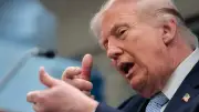 Trump ordena ayudar a buques atrapados en estrecho de Ormuz