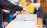 Vanguardia premia el voto: suscripción gratis por certificado electoral