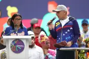 Venezuela sube ingreso mínimo integral a 240 dólares mensuales