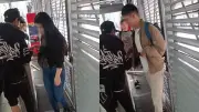Video viral revela cobro de 'peaje' para colados en TransMilenio