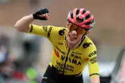 Vingegaard gana la séptima etapa del Giro y escala al segundo lugar