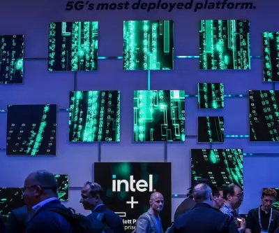 Acciones de Intel alcanzan récord tras anuncio de Trump sobre acuerdo con Apple
