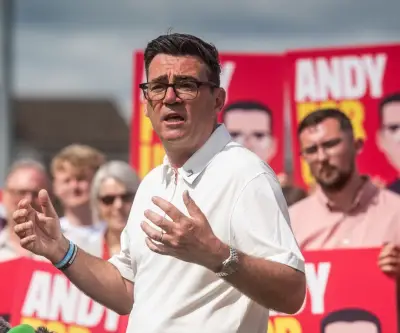 Andy Burnham promete descentralización camino a ser primer ministro de Reino Unido