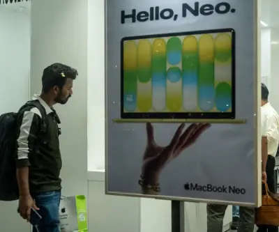 Apple sube precios de Mac, iPad y Vision Pro por escasez de chips; acciones caen
