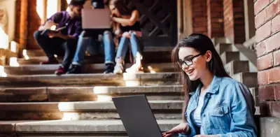 Becas gratuitas de inglés y liderazgo para universitarios en Bogotá